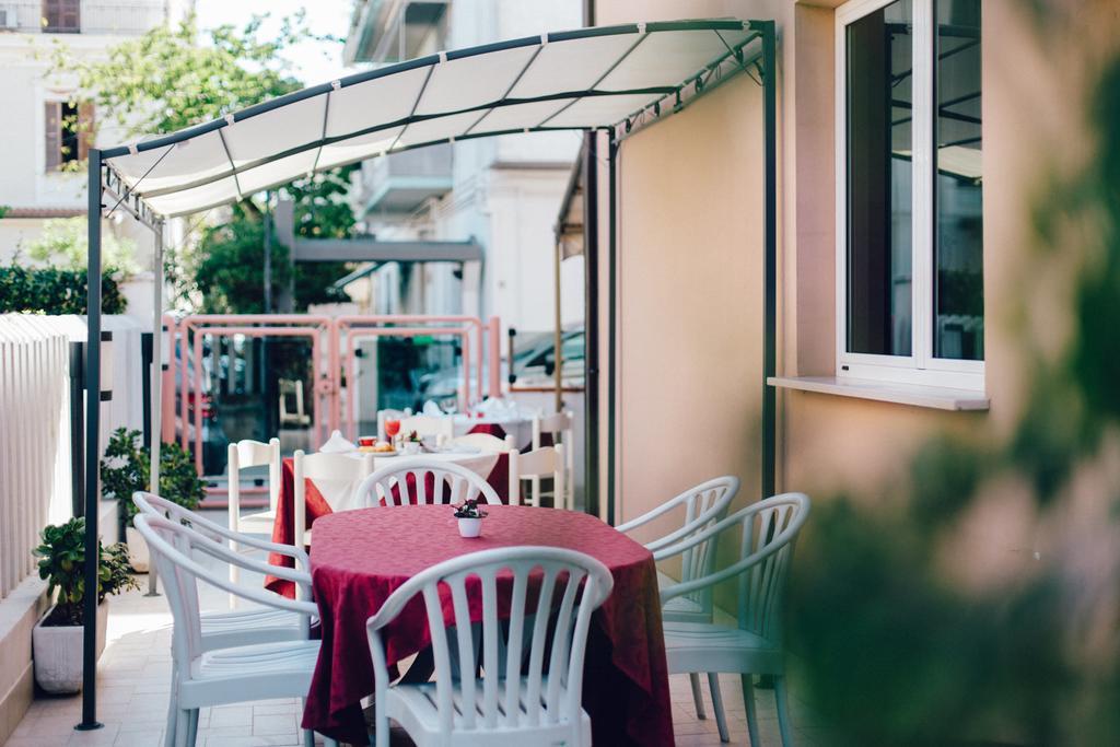 Roma Hotel Pineto Exterior photo